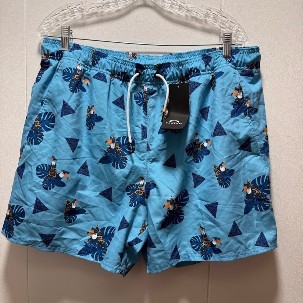 Oakley Toucan Tropics Beach Shorts Blue Swim Trunks Mens Large NEW WITH TAGS